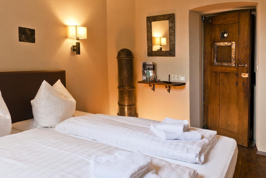 Knast-Hotel Fronfeste Амберг Номер фото